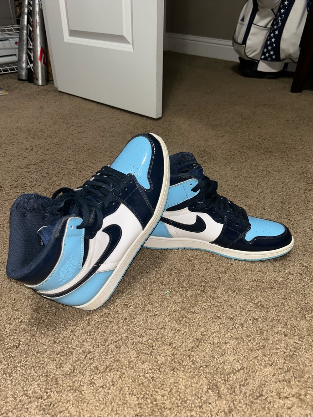 Nike Jordan 1 Retro High “UNC Patent” - Picture 6 of 6